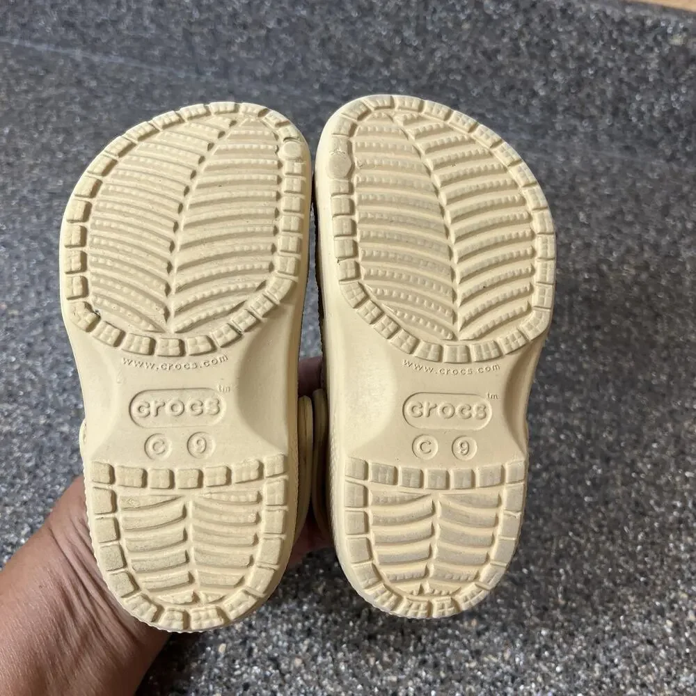 Crocs Iconic Comfort Little Kids Size 9 Mustard Clogs wt Jibbitz Slip On Outdoor